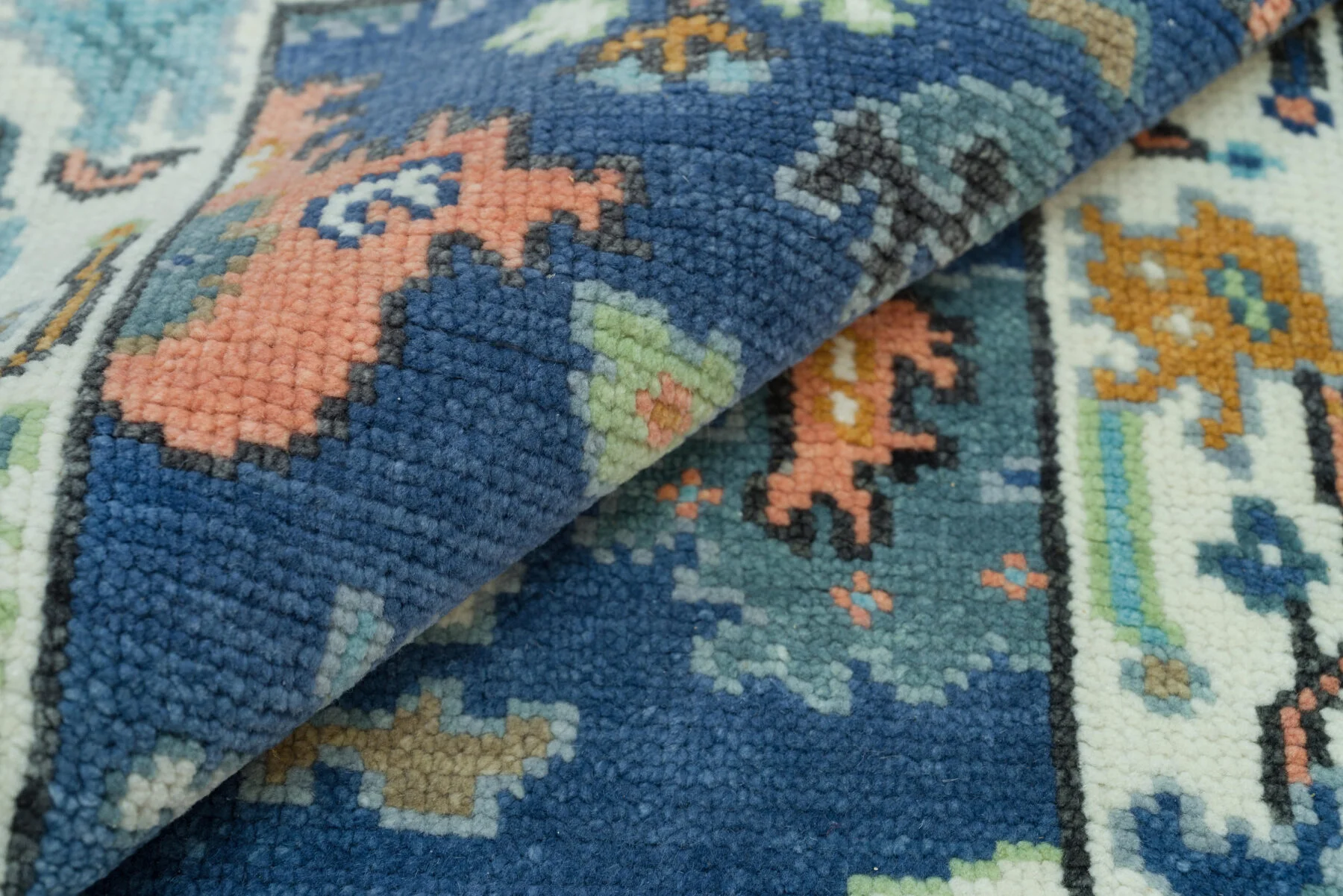 Blue & Aqua Hand-Knotted Floral Rug – Palmette & Rosette