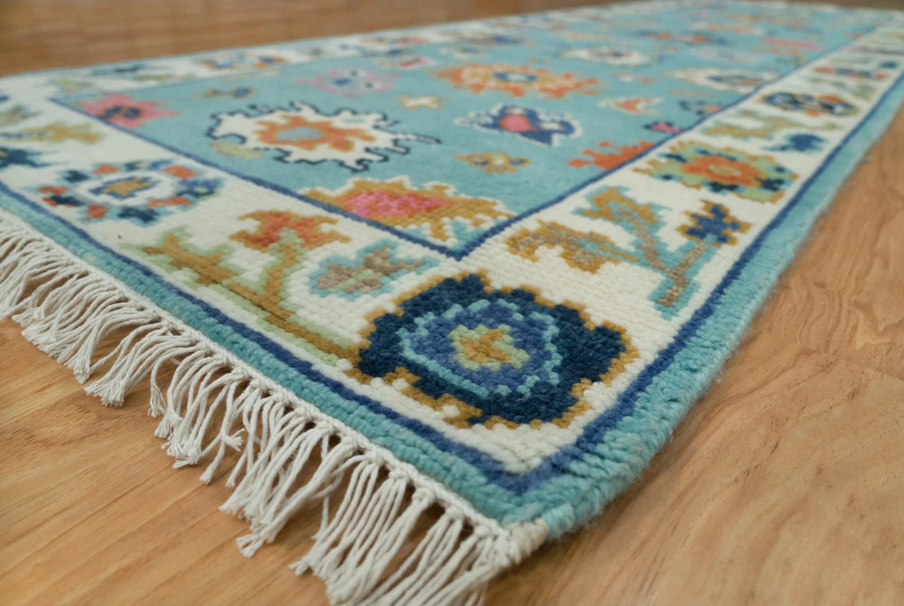 Aqua & Coral Hand-Knotted Floral Rug – Palmette & Rosette (3747)