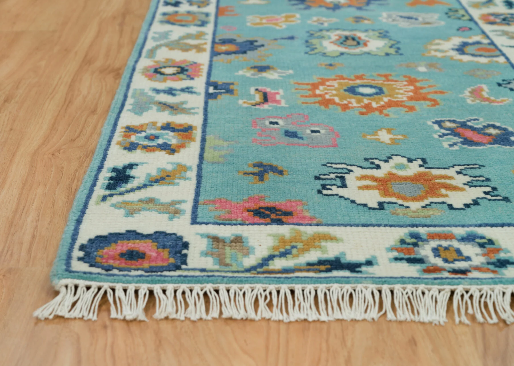 Aqua & Coral Hand-Knotted Floral Rug – Palmette & Rosette (3747)
