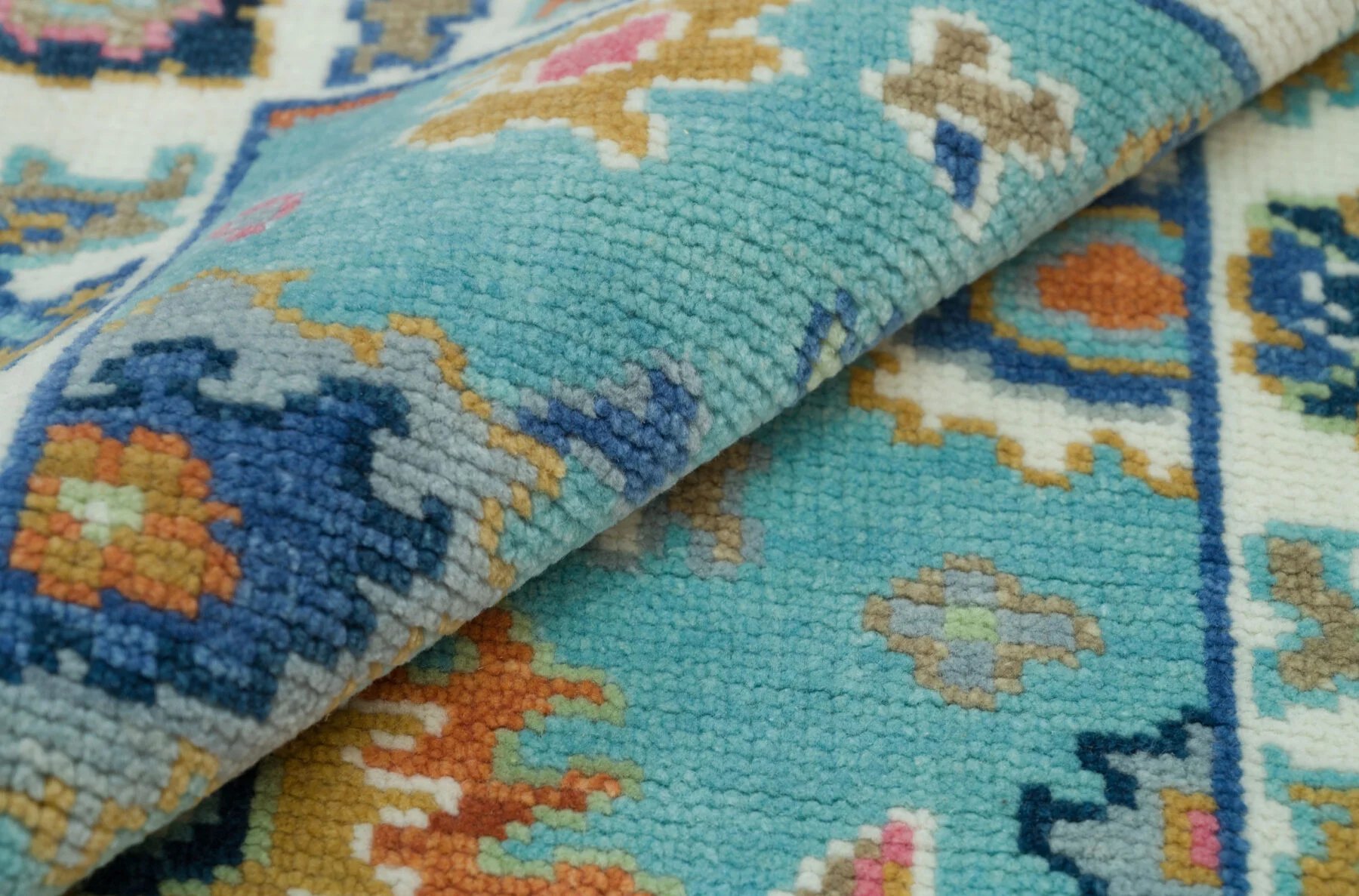 Aqua & Coral Hand-Knotted Floral Rug – Palmette & Rosette (3747)