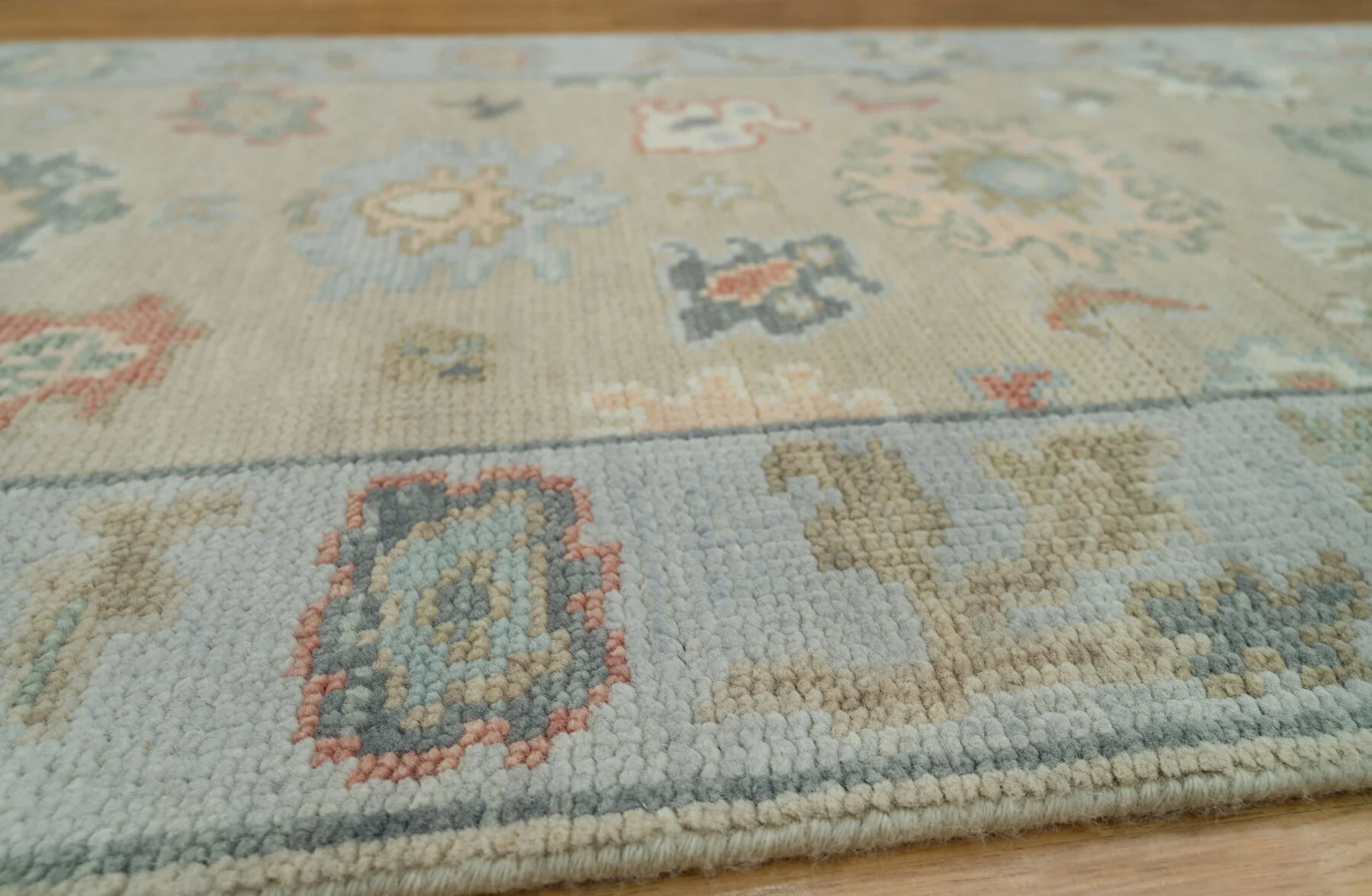 Beige & Blue Hand-Knotted Floral Rug – Palmette & Rosette