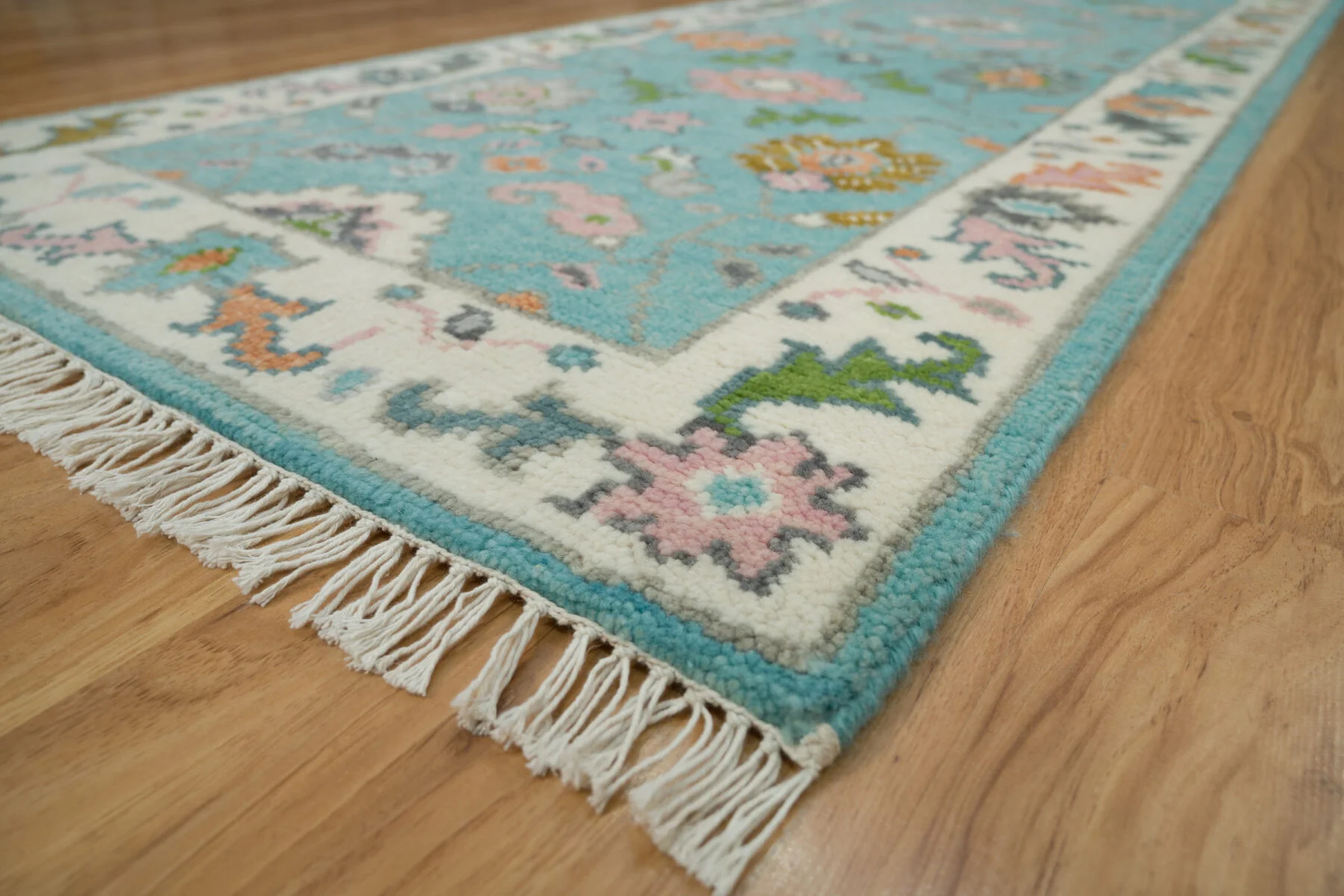 Aqua & Coral Hand-Knotted Floral Rug – Palmette & Rosette (3754)