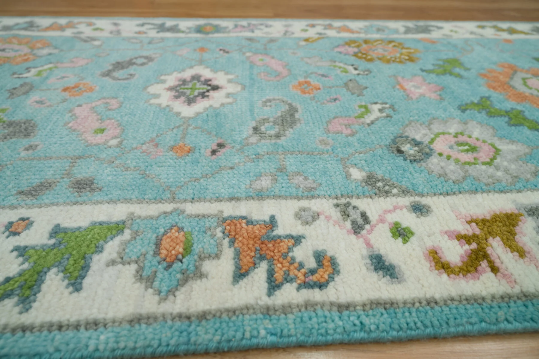Aqua & Coral Hand-Knotted Floral Rug – Palmette & Rosette (3754)