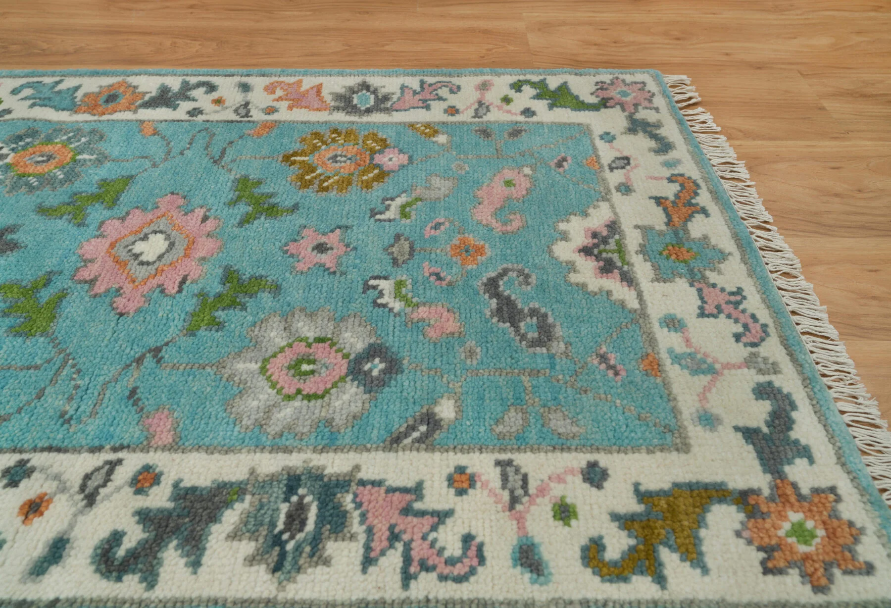 Aqua & Coral Hand-Knotted Floral Rug – Palmette & Rosette (3754)