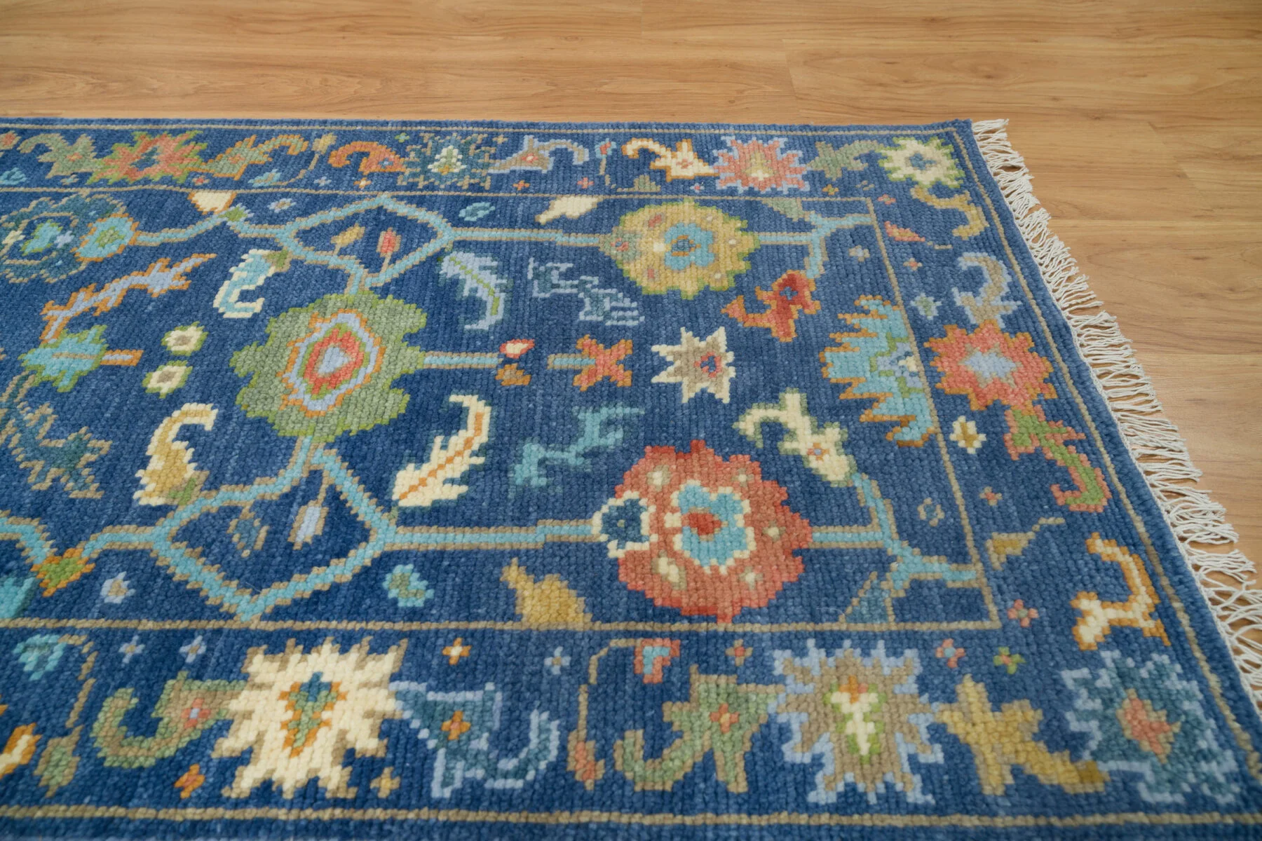 Navy & Green Hand-Knotted Floral Rug – Palmette & Rosette