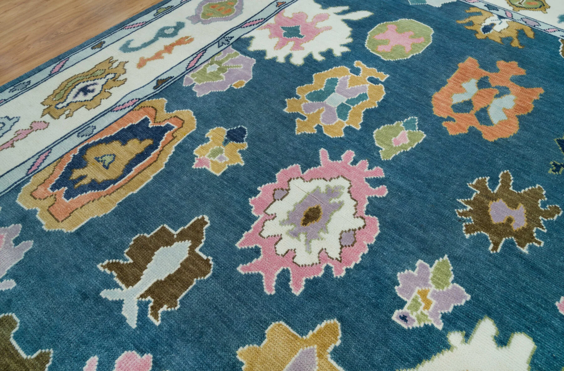 Blue & Coral Hand-Knotted Floral Rug – Palmette & Abstract Floral (3759)