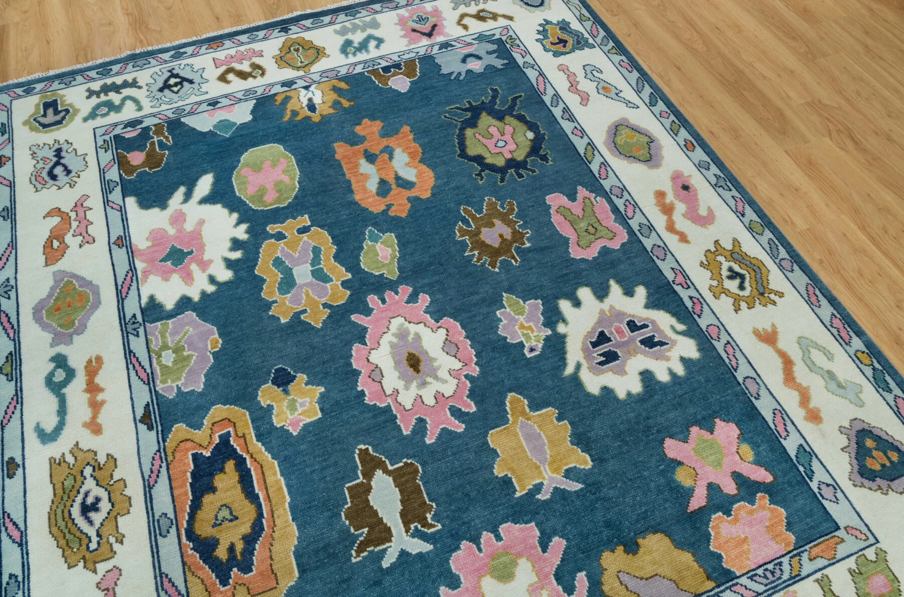 Blue & Coral Hand-Knotted Floral Rug – Palmette & Abstract Floral (3759)