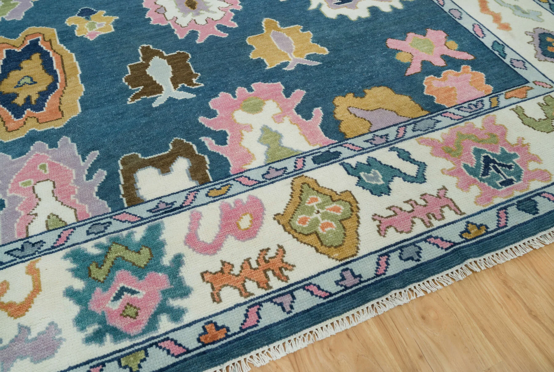 Blue & Coral Hand-Knotted Floral Rug – Palmette & Abstract Floral (3759)