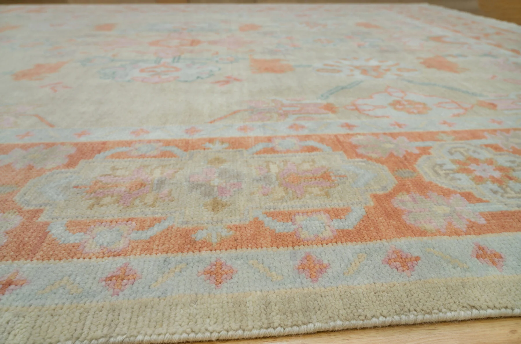 Beige & Coral Hand-Knotted Floral Rug – Palmette & Rosette