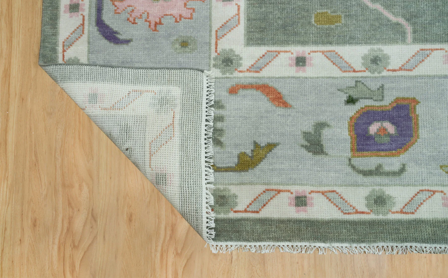 Sage & Ivory Hand-Knotted Floral Rug – Palmette & Rosette (3773)