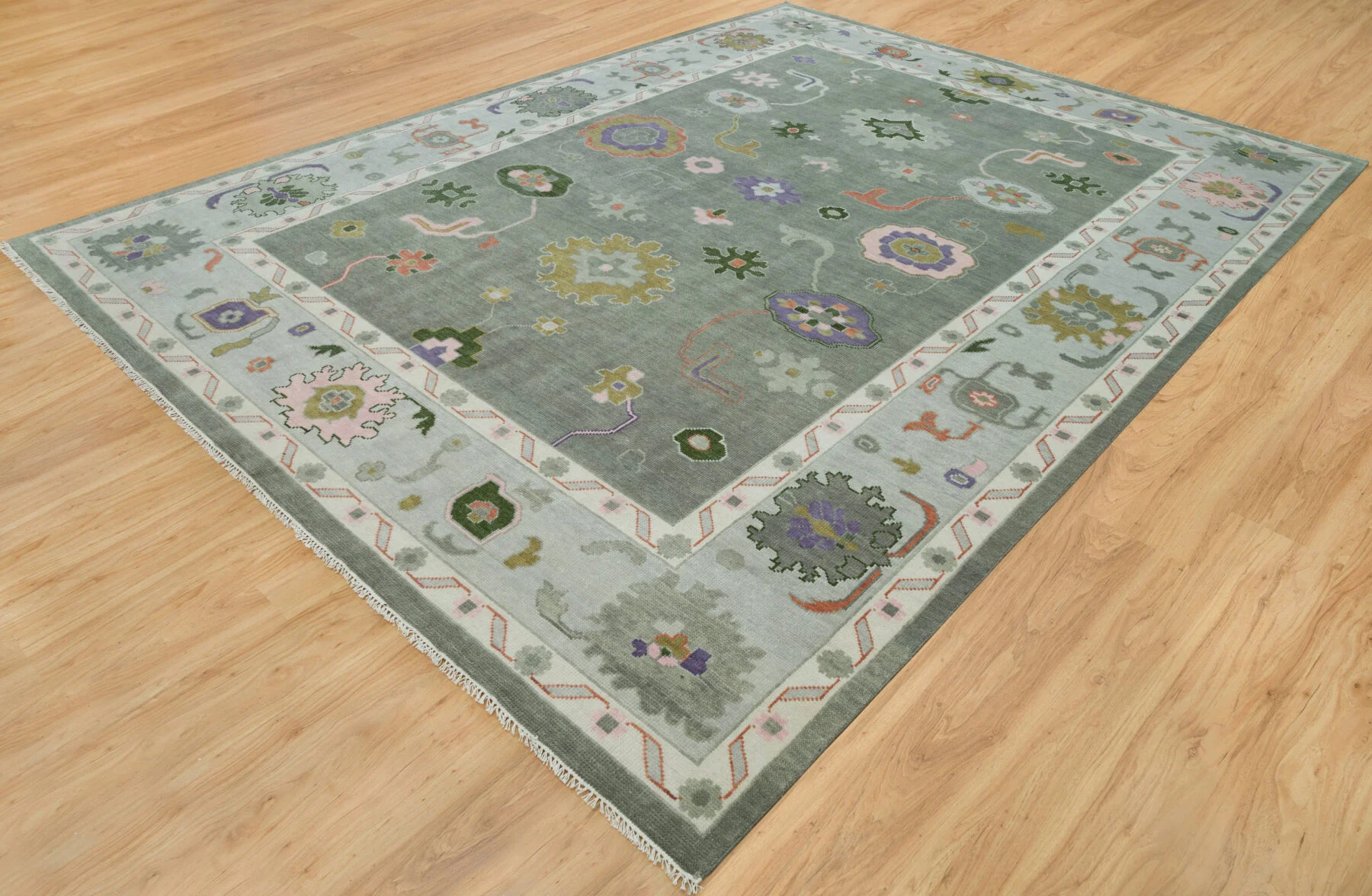 Sage & Ivory Hand-Knotted Floral Rug – Palmette & Rosette (3773)