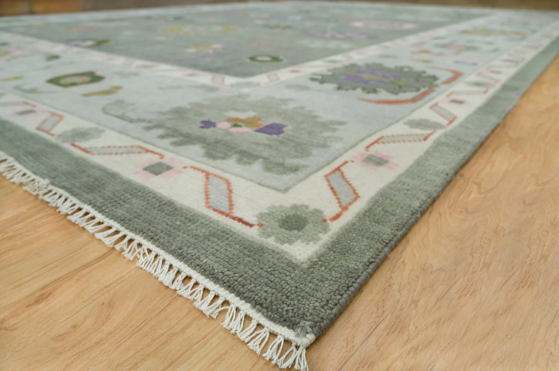 Sage & Ivory Hand-Knotted Floral Rug – Palmette & Rosette (3773)