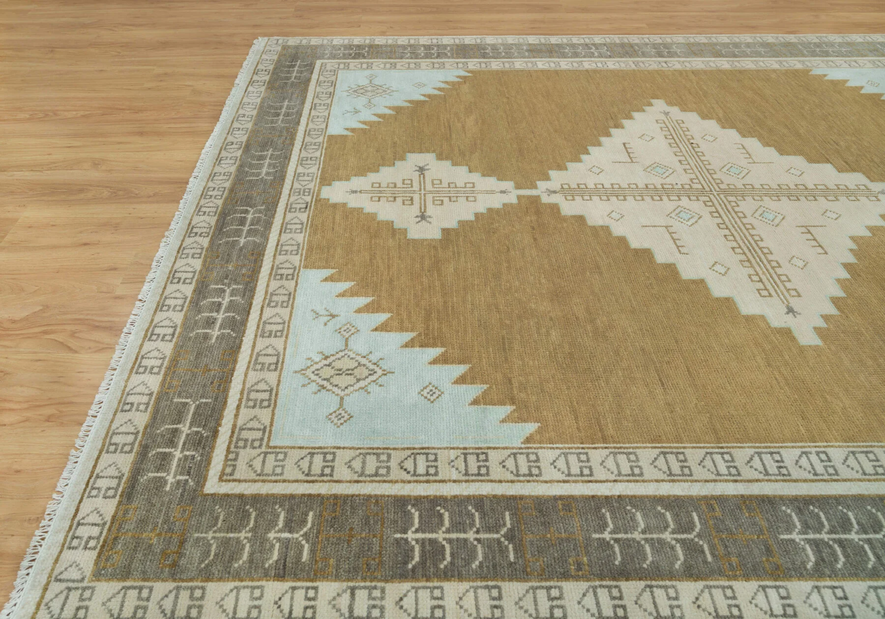 Camel Hand-Knotted Geometric Rug – Stepped Diamond & Medallion