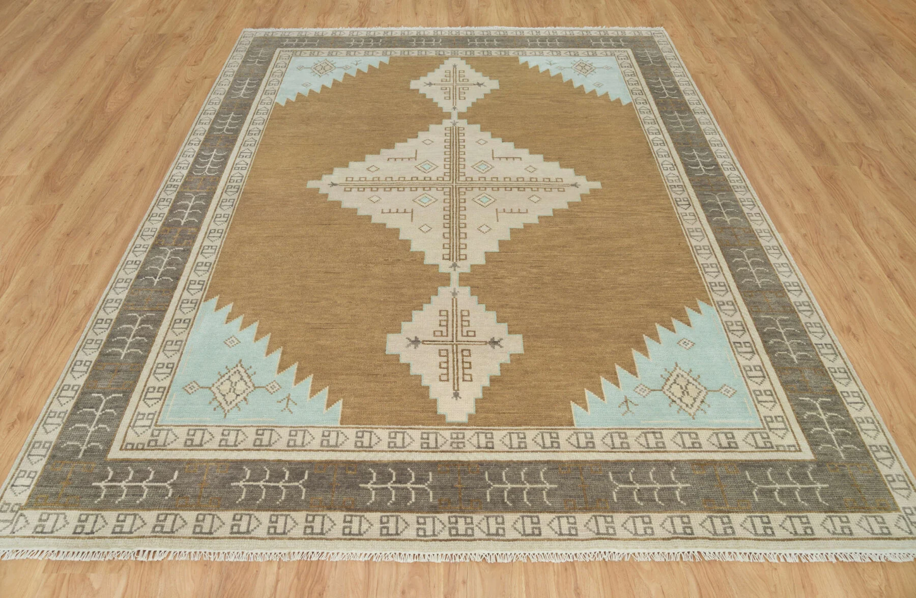 Camel Hand-Knotted Geometric Rug – Stepped Diamond & Medallion