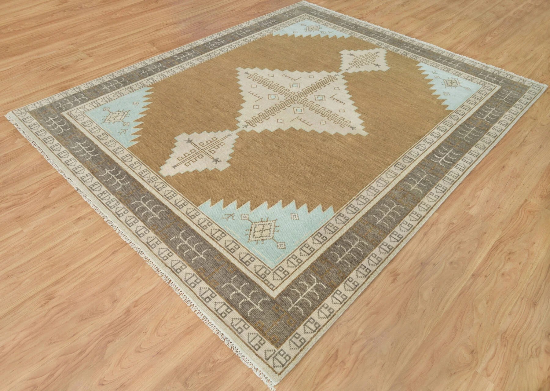 Camel Hand-Knotted Geometric Rug – Stepped Diamond & Medallion