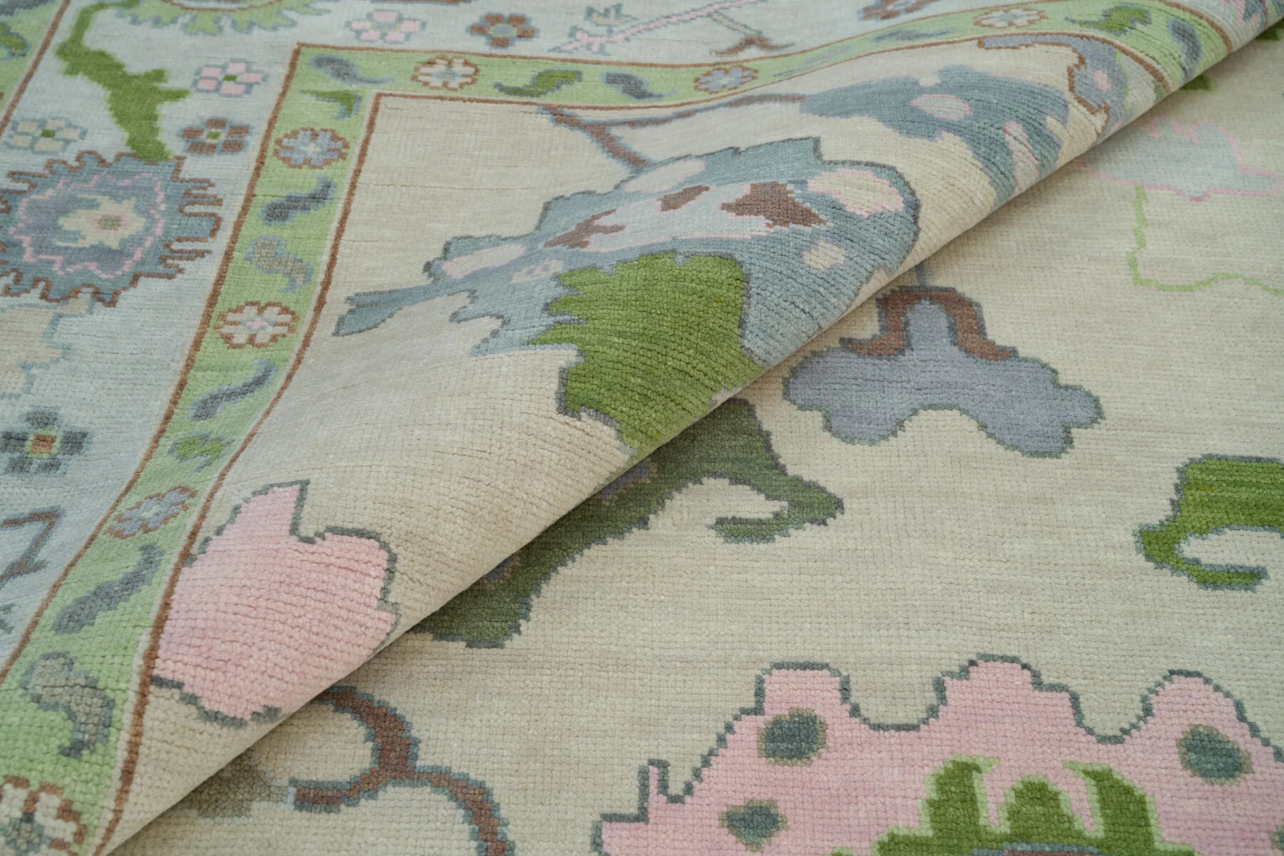 Sage & Blush Hand-Knotted Oushak Rug – Palmette & Rosette (3779)