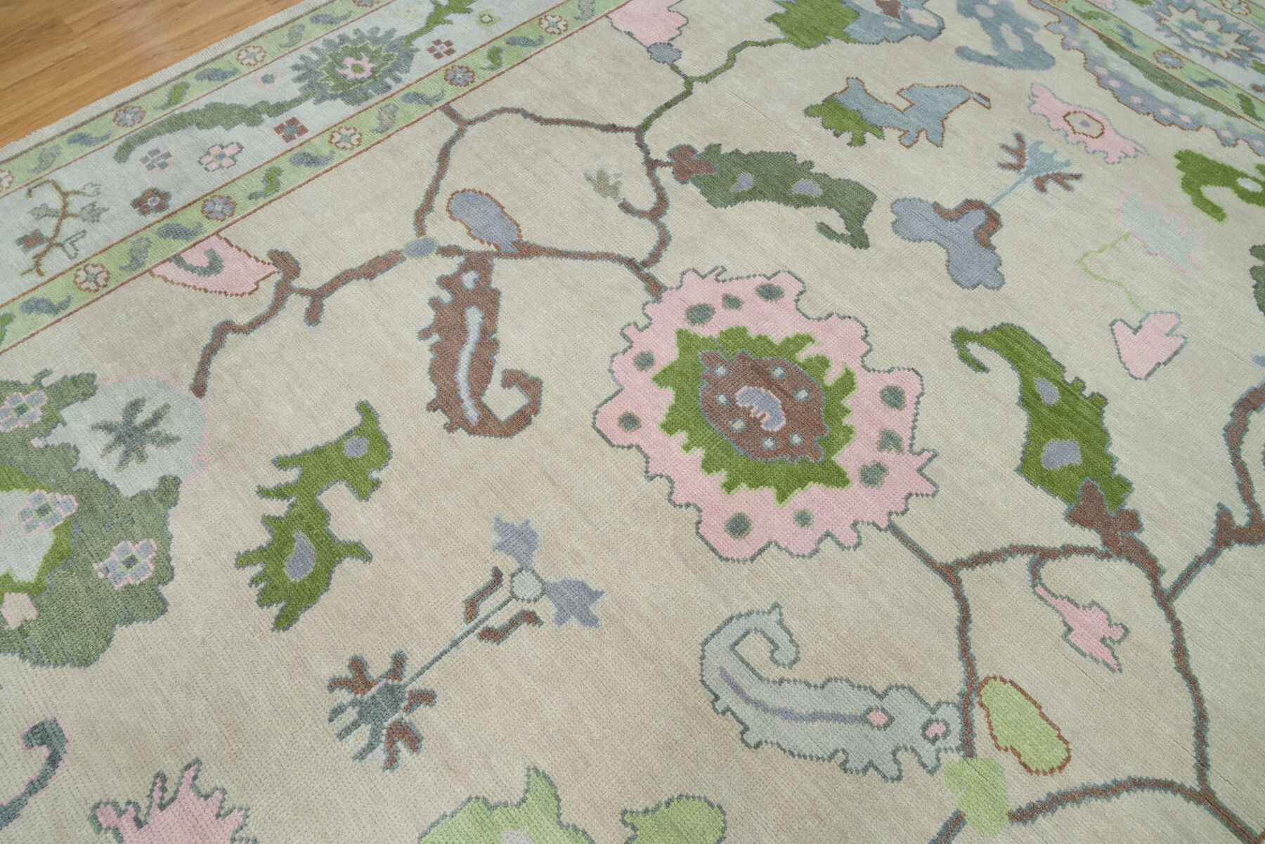 Sage & Blush Hand-Knotted Oushak Rug – Palmette & Rosette (3779)