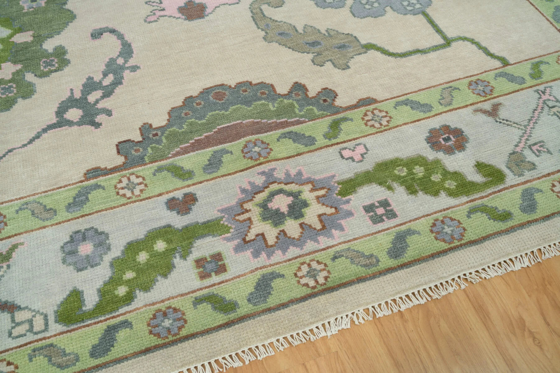 Sage & Blush Hand-Knotted Oushak Rug – Palmette & Rosette (3779)