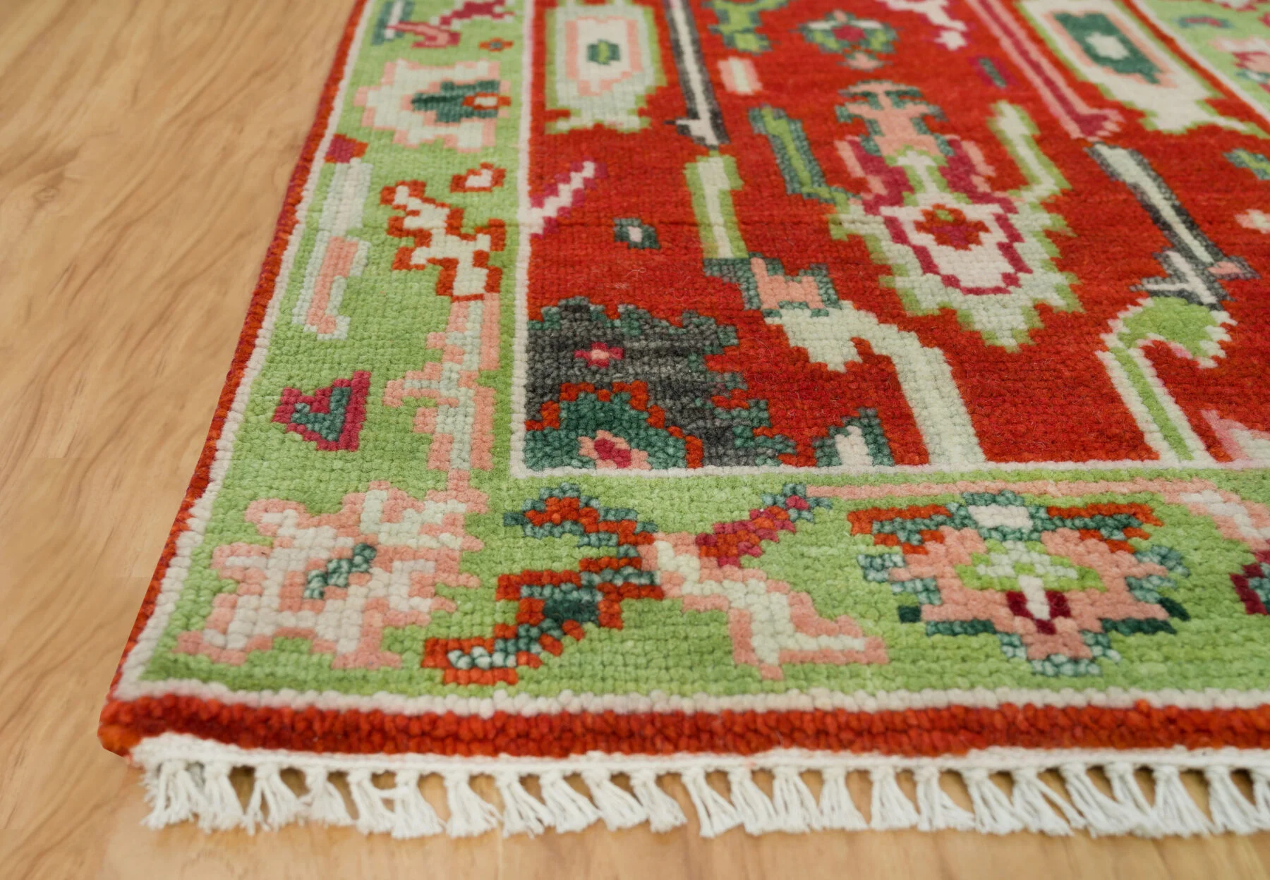 Red Hand-Knotted Oushak Rug – Palmette & Rosette