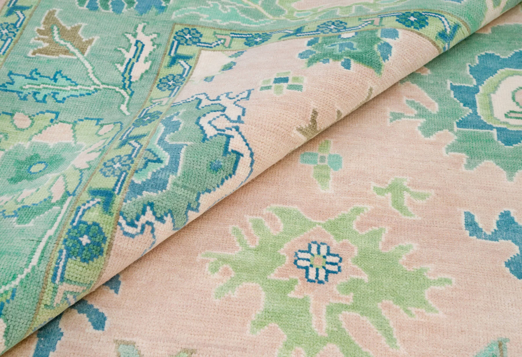 Blush & Green Hand-Knotted Oushak Rug – Palmette & Rosette