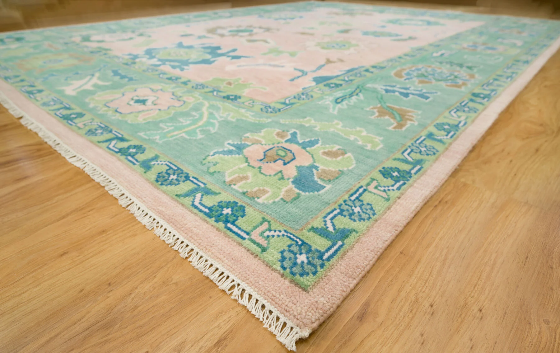 Blush & Green Hand-Knotted Oushak Rug – Palmette & Rosette