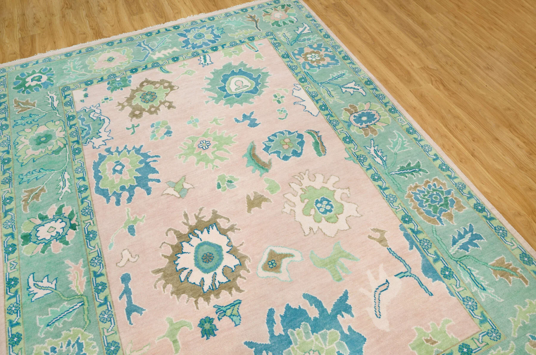 Blush & Green Hand-Knotted Oushak Rug – Palmette & Rosette