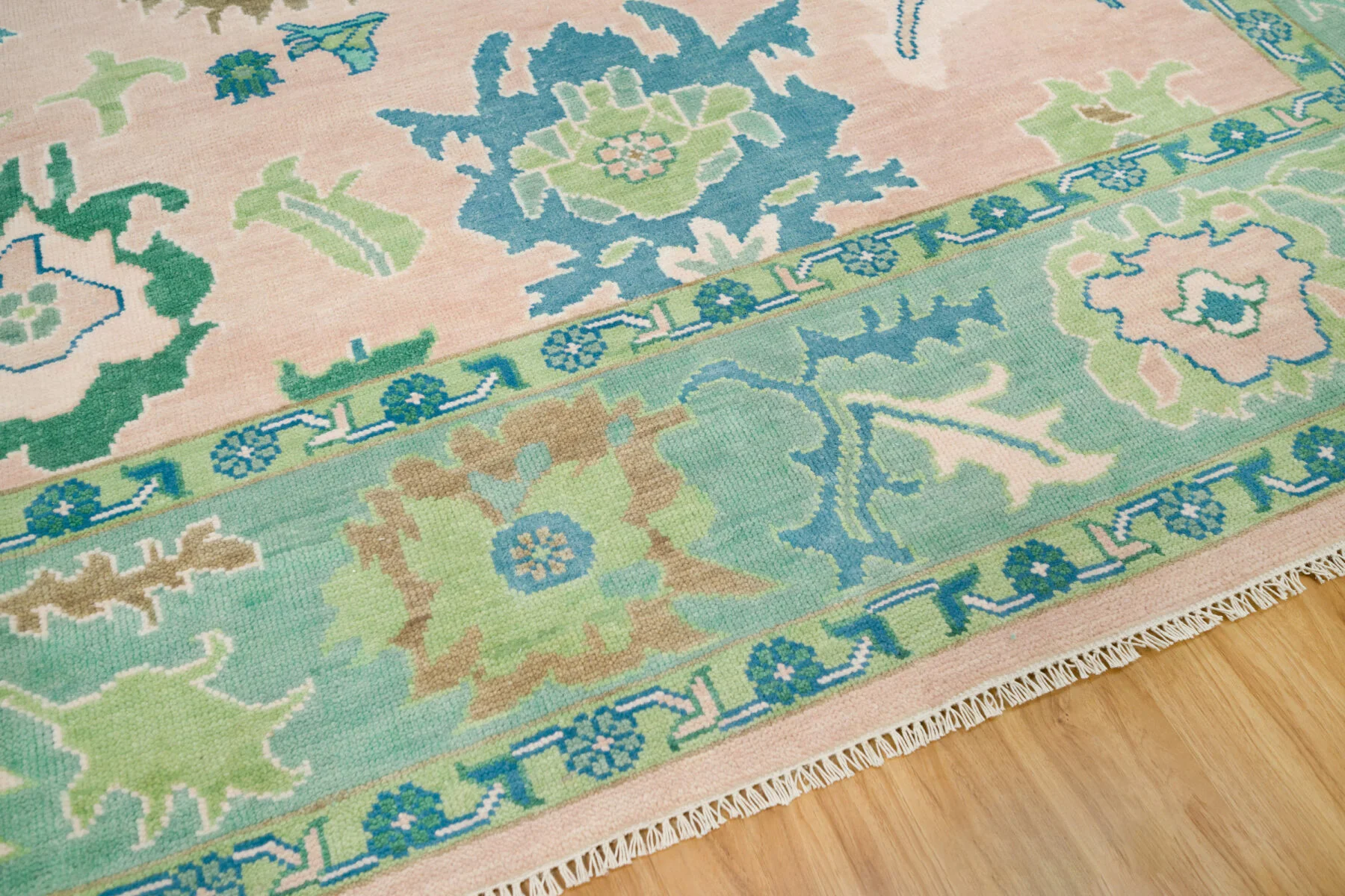 Blush & Green Hand-Knotted Oushak Rug – Palmette & Rosette