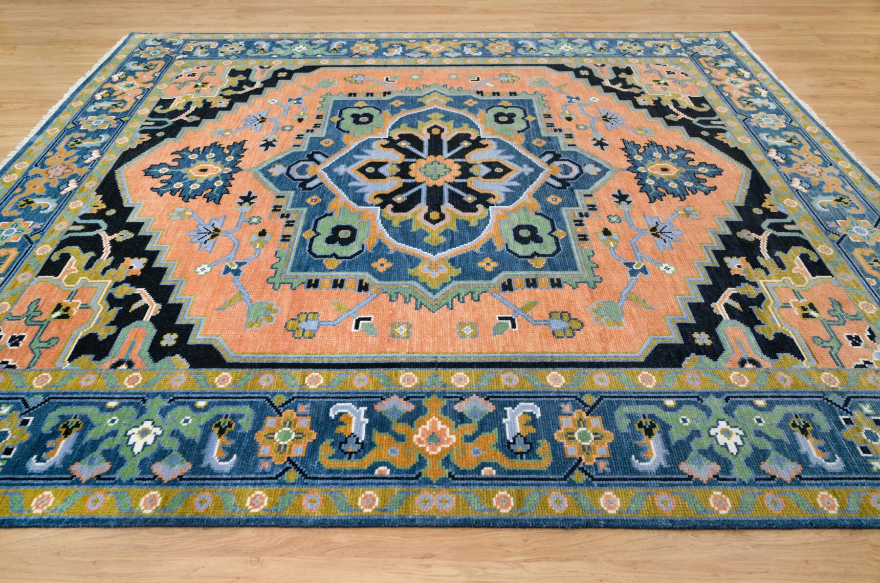 Coral Hand-Knotted Oushak Rug – Medallion & Palmette