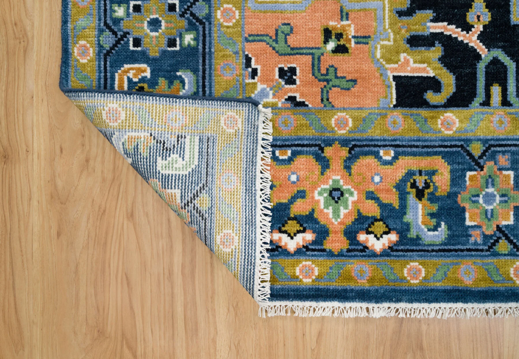 Coral Hand-Knotted Oushak Rug – Medallion & Palmette