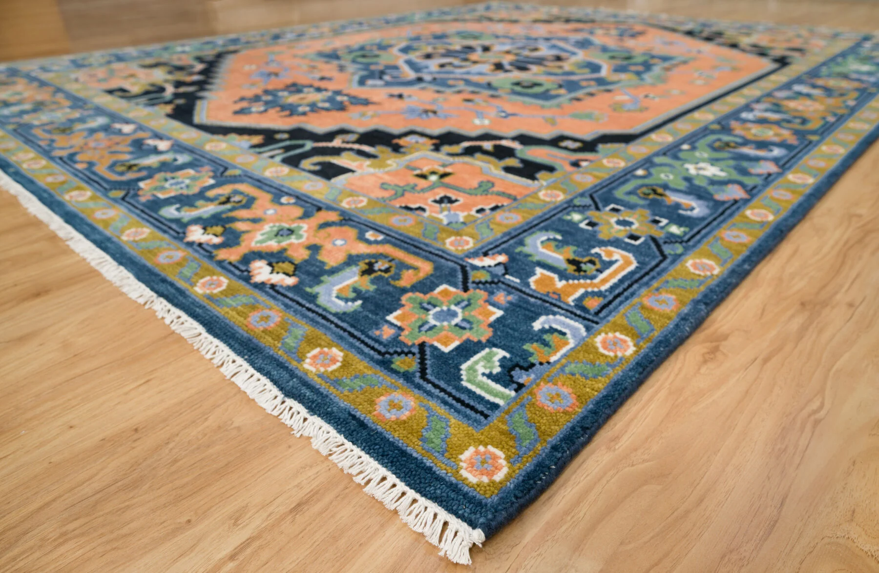 Coral Hand-Knotted Oushak Rug – Medallion & Palmette