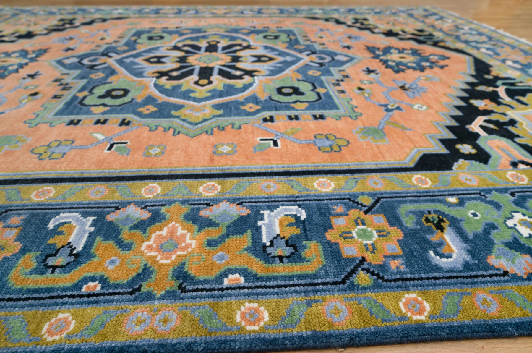 Coral Hand-Knotted Oushak Rug – Medallion & Palmette
