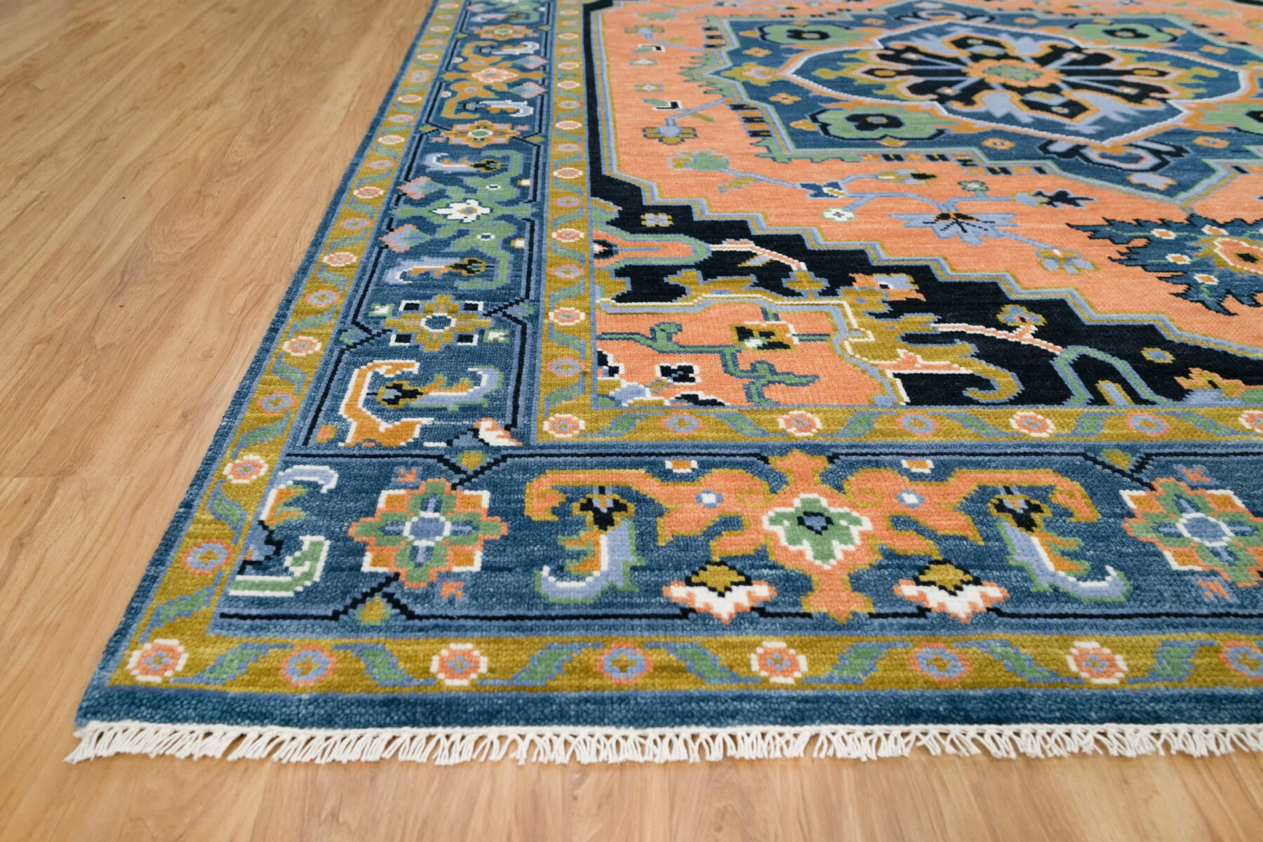 Coral Hand-Knotted Oushak Rug – Medallion & Palmette