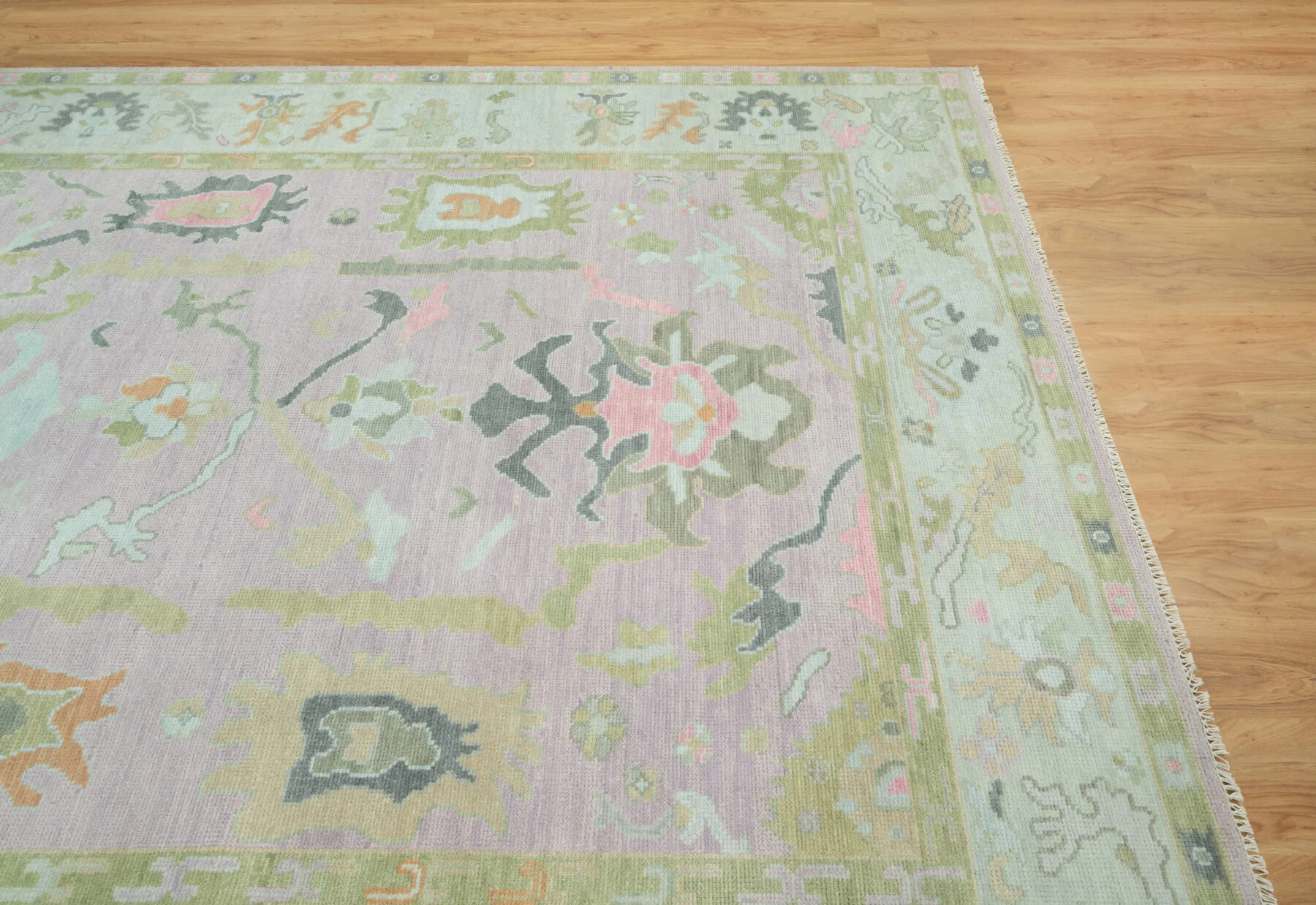 Mauve Hand-Knotted Oushak Rug – Palmette & Rosette