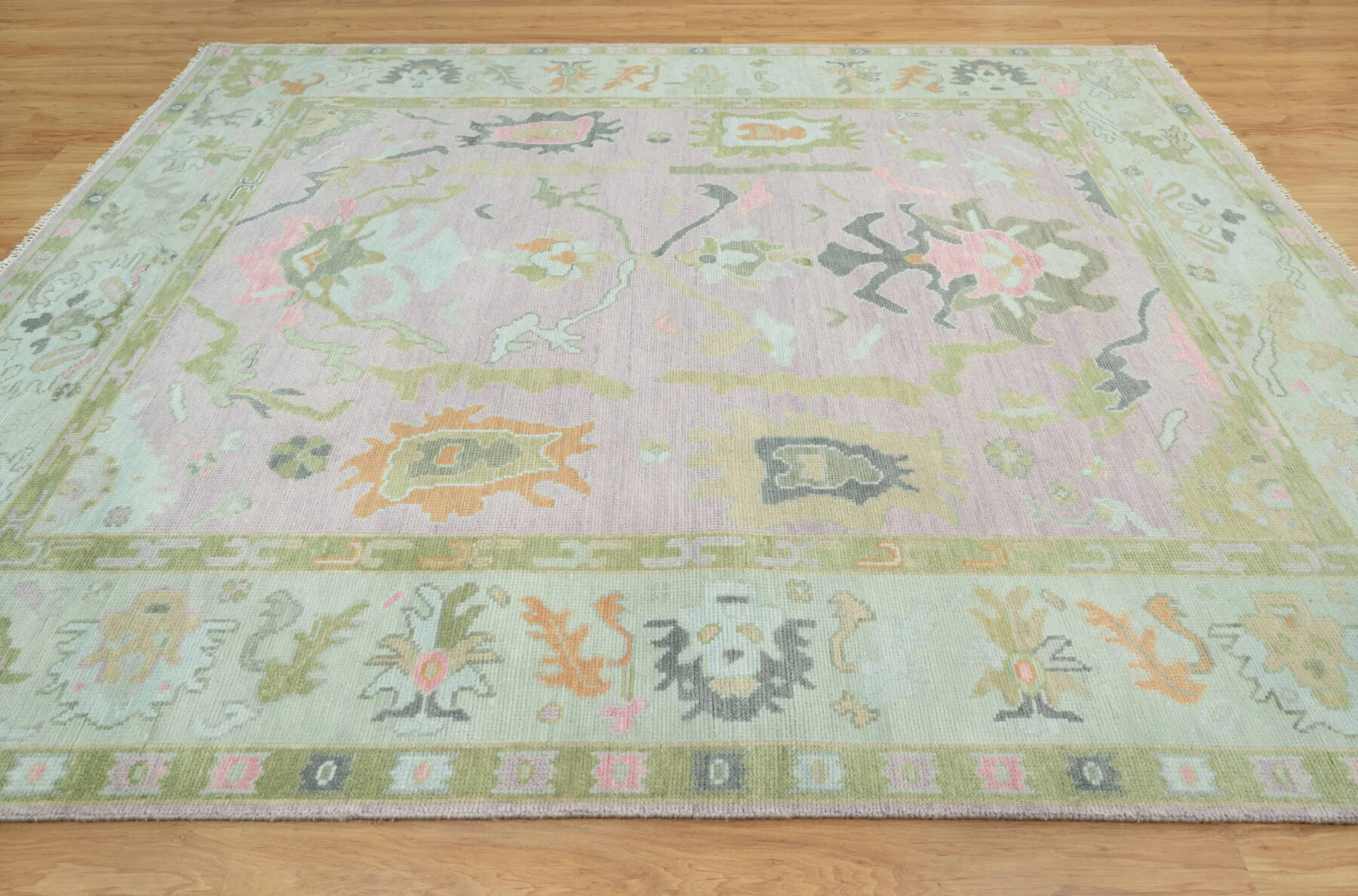 Mauve Hand-Knotted Oushak Rug – Palmette & Rosette