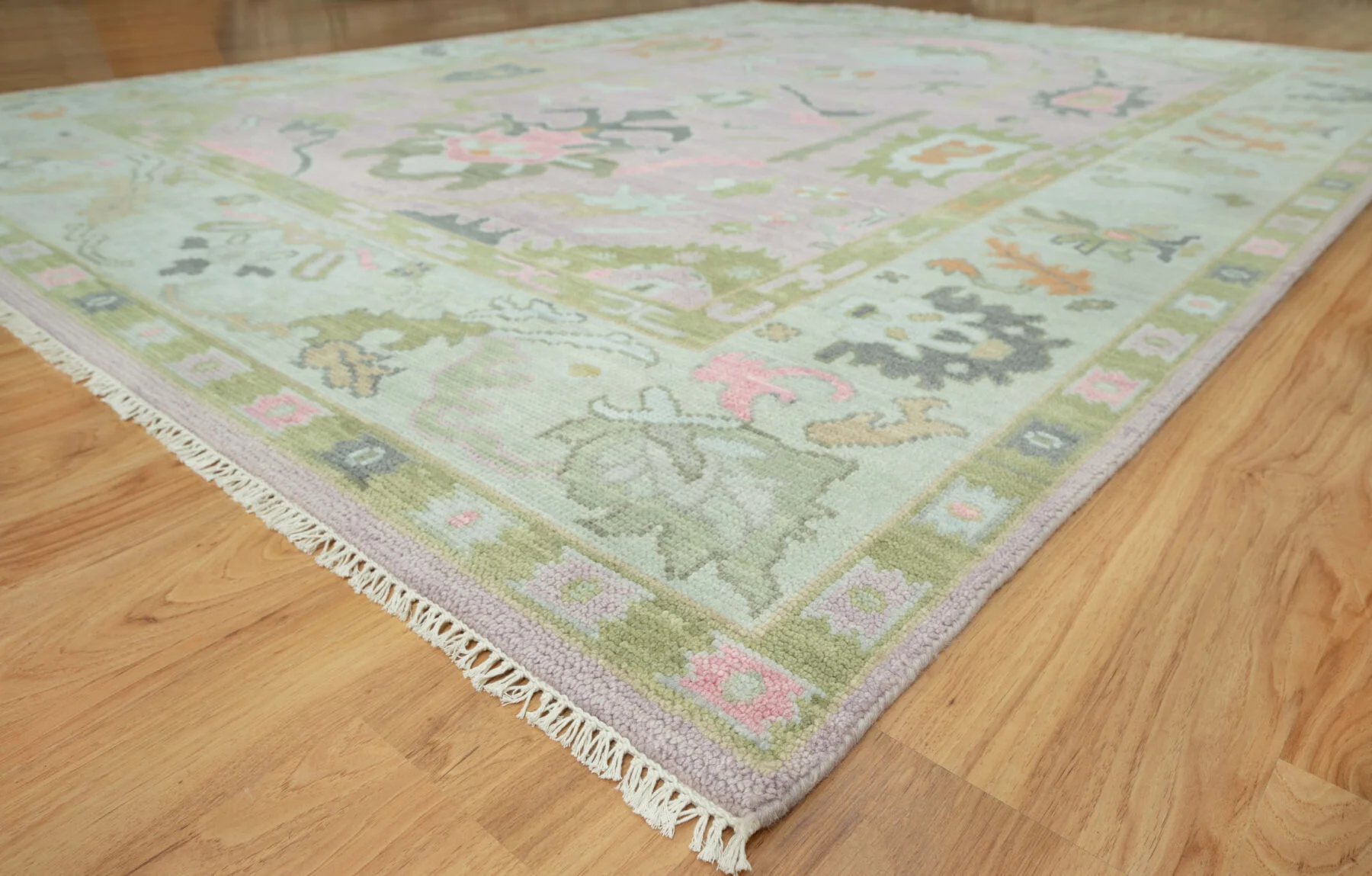Mauve Hand-Knotted Oushak Rug – Palmette & Rosette