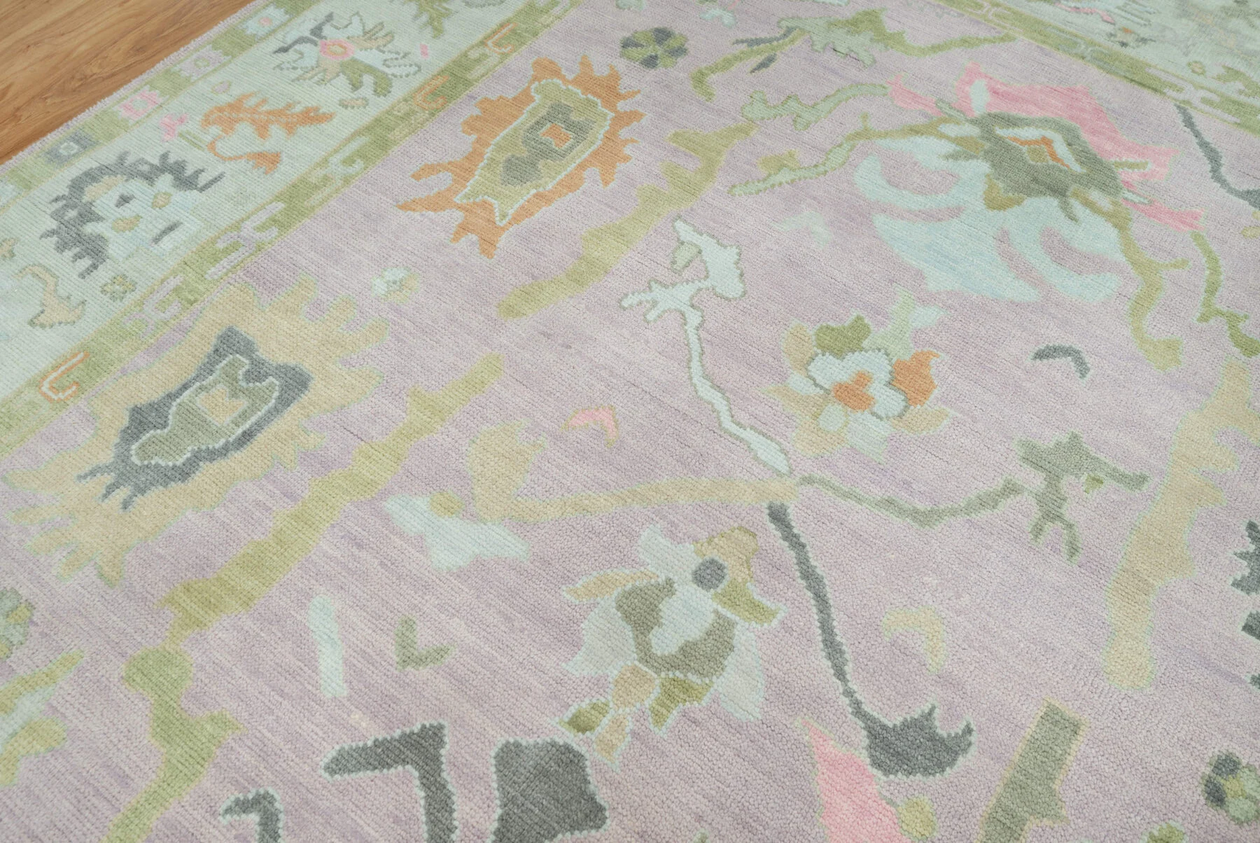 Mauve Hand-Knotted Oushak Rug – Palmette & Rosette