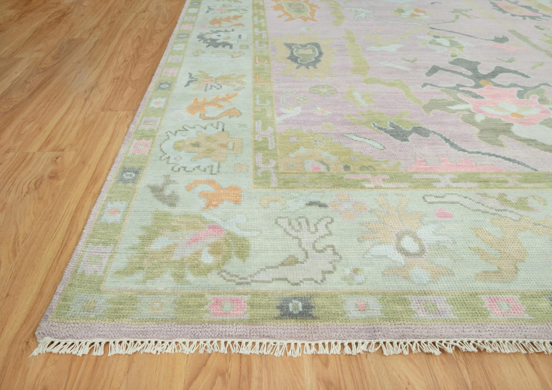 Mauve Hand-Knotted Oushak Rug – Palmette & Rosette