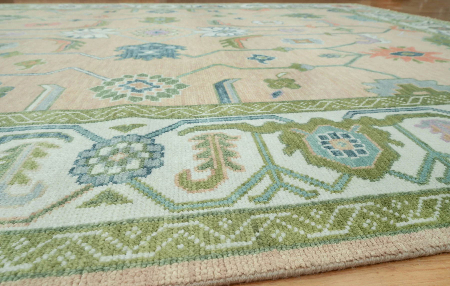 Beige & Teal Hand-Knotted Oushak Rug – Palmette & Rosette