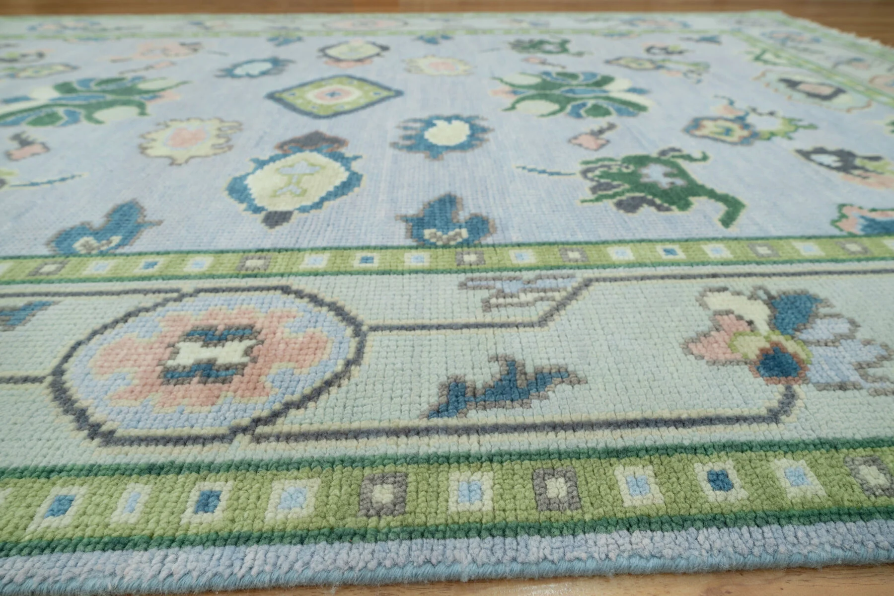 Blue & Blush Hand-Knotted Oushak Rug – Palmette & Rosette (3806)
