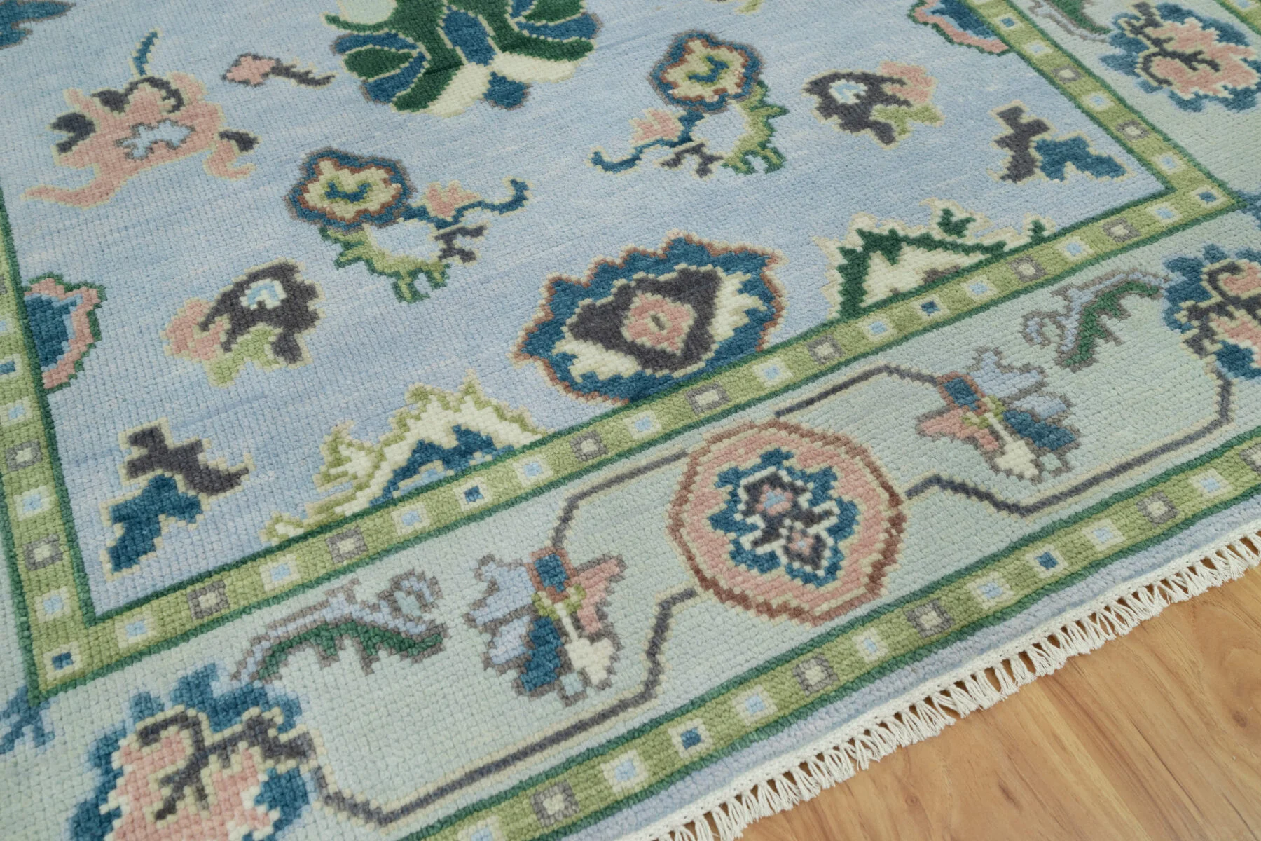 Blue & Blush Hand-Knotted Oushak Rug – Palmette & Rosette (3806)