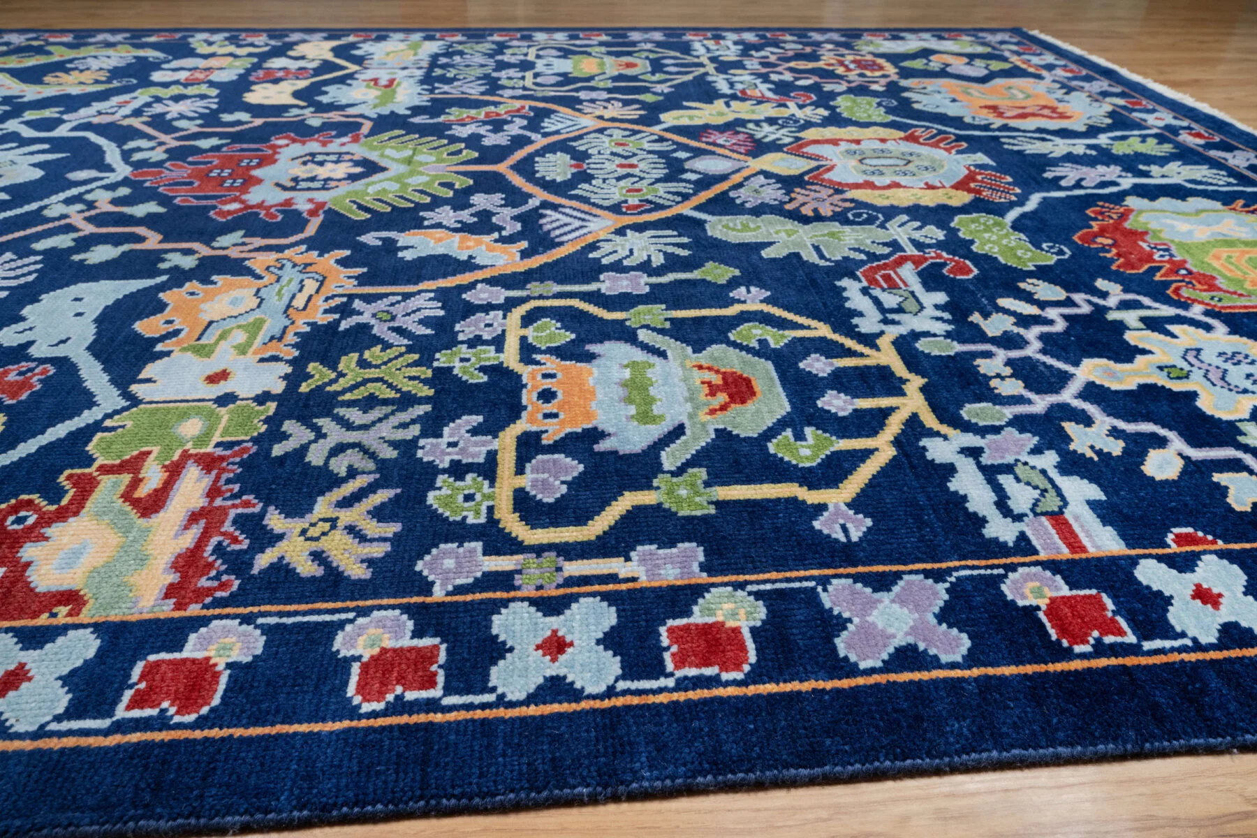 Navy & Red Hand-Knotted Oushak Rug – Palmette & Rosette