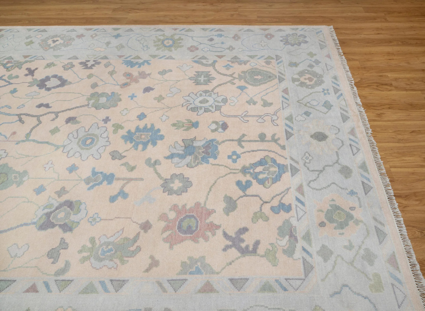 Beige & Sage Hand-Knotted Oushak Rug – Palmette & Rosette