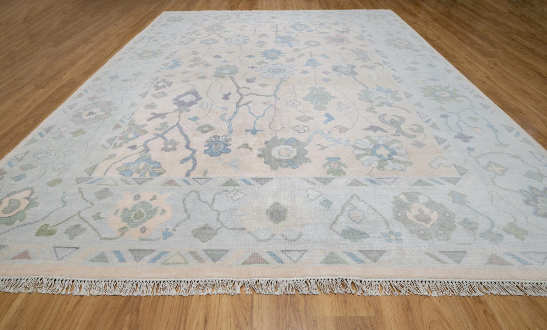 Beige & Sage Hand-Knotted Oushak Rug – Palmette & Rosette