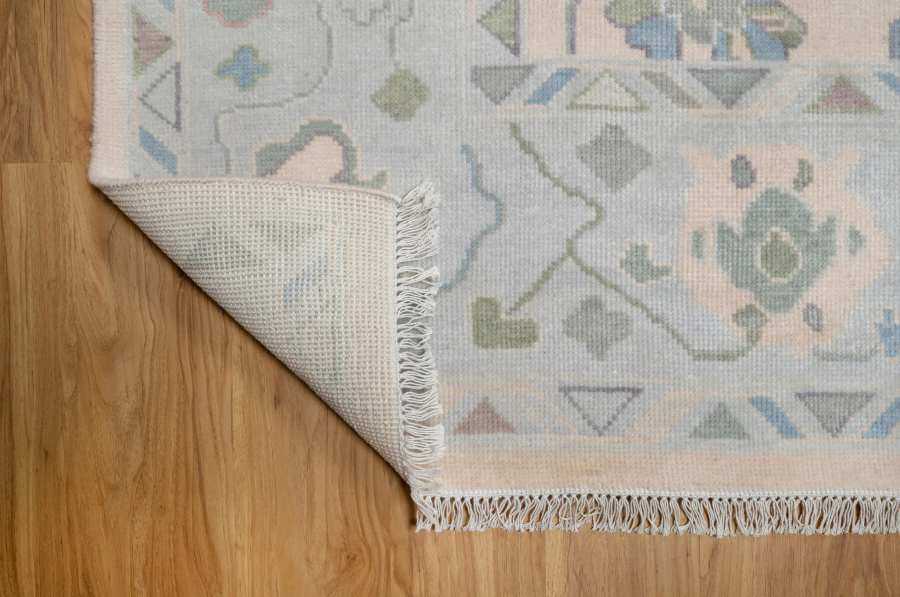 Beige & Sage Hand-Knotted Oushak Rug – Palmette & Rosette