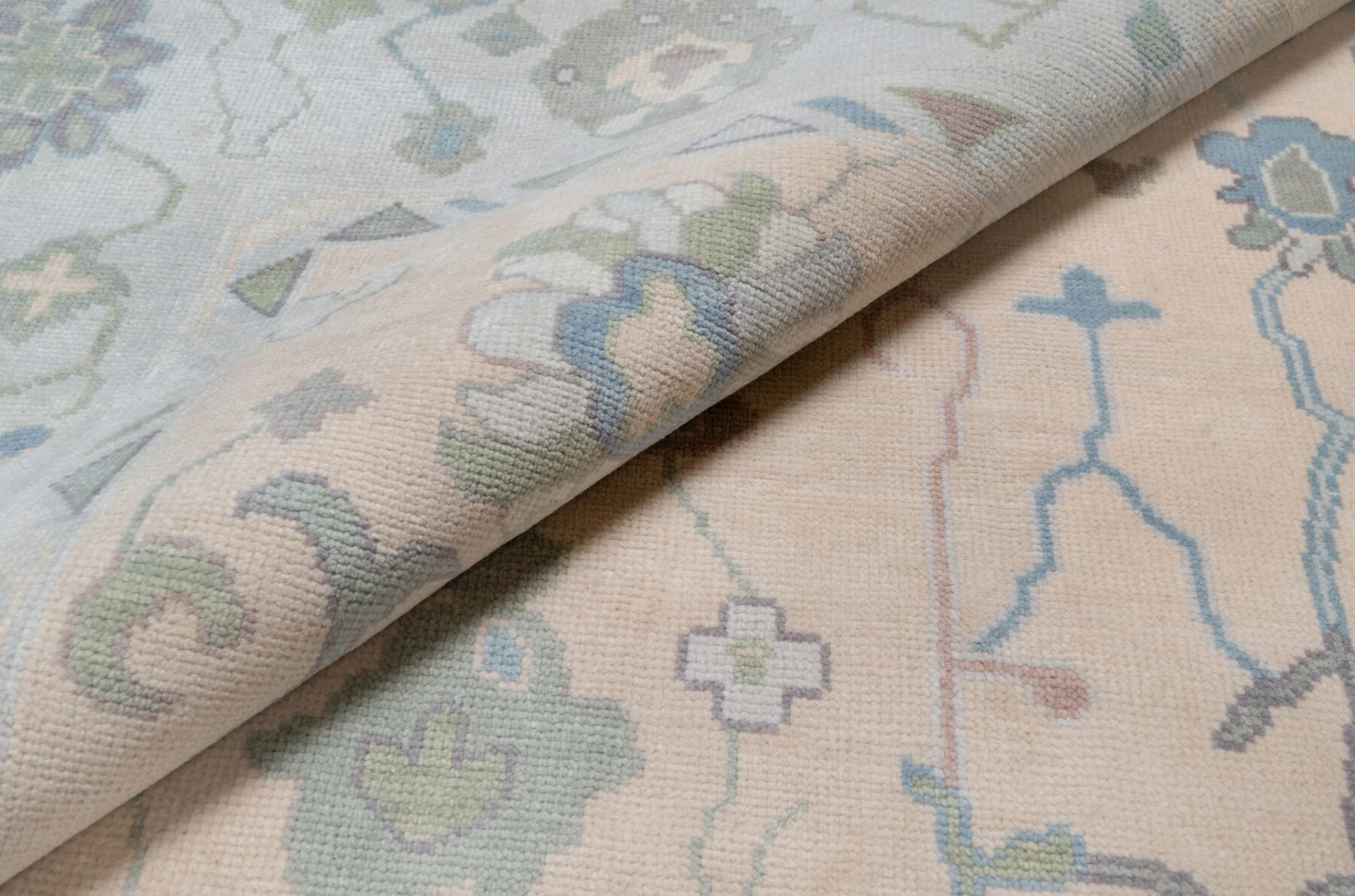 Beige & Sage Hand-Knotted Oushak Rug – Palmette & Rosette