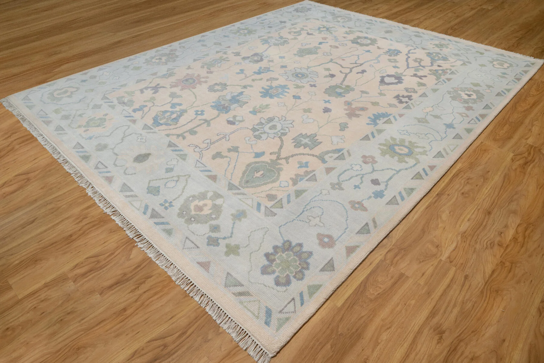 Beige & Sage Hand-Knotted Oushak Rug – Palmette & Rosette