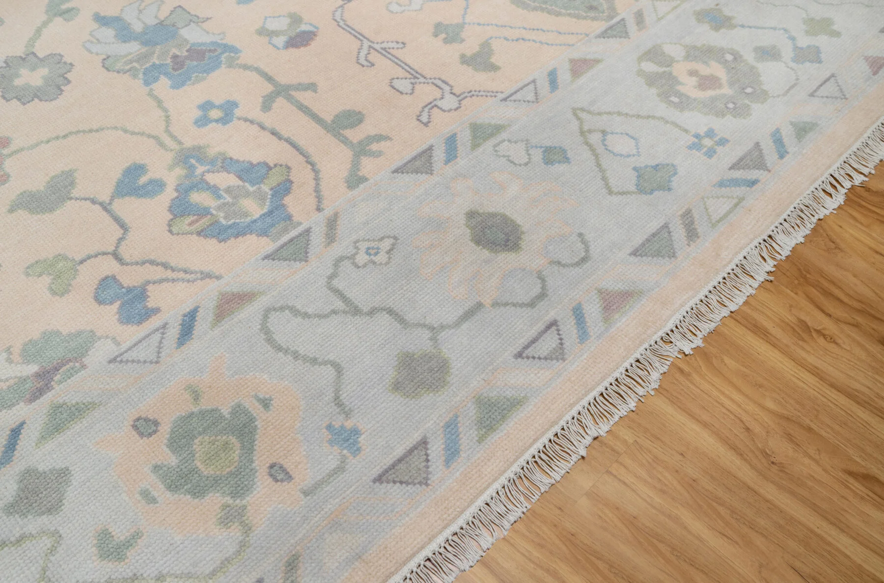 Beige & Sage Hand-Knotted Oushak Rug – Palmette & Rosette