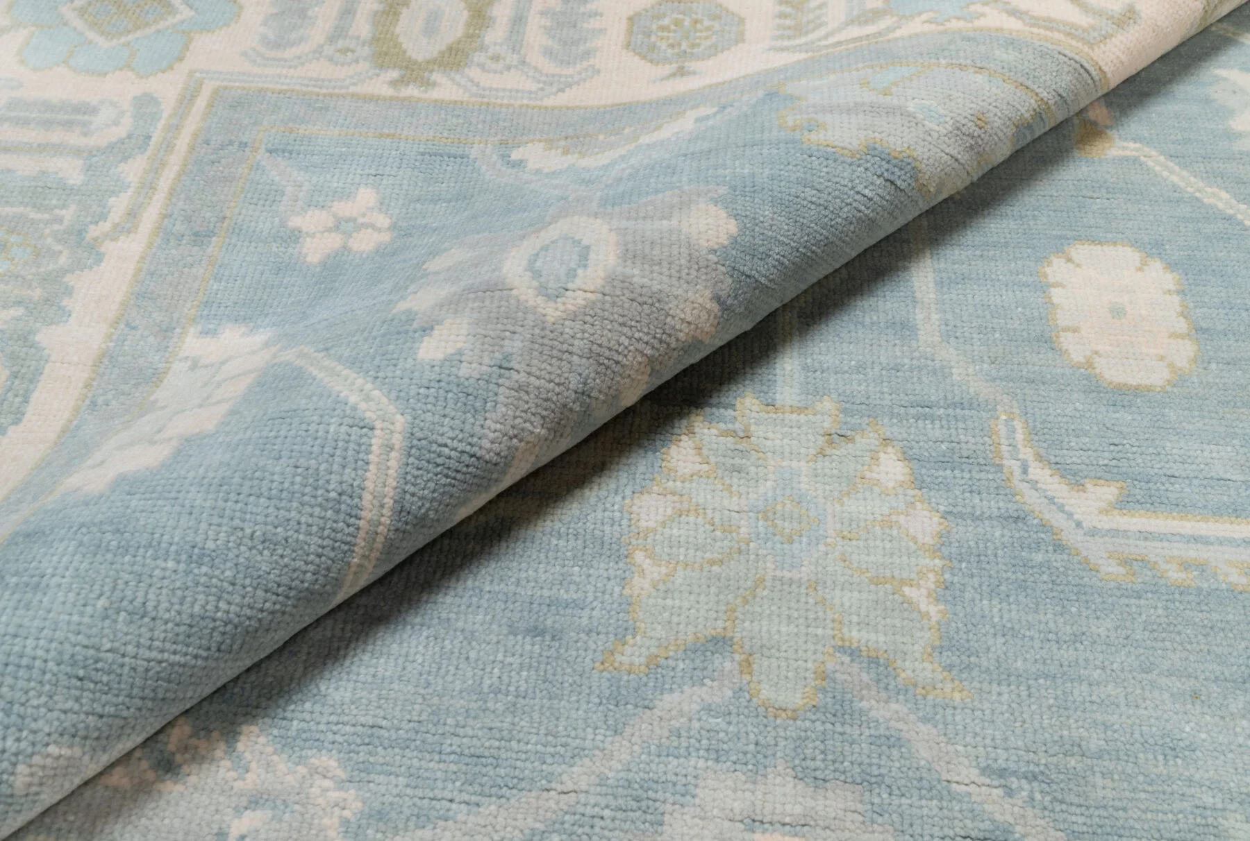 Blue & Sage Hand-Knotted Oushak Rug – Palmette & Rosette (3819)