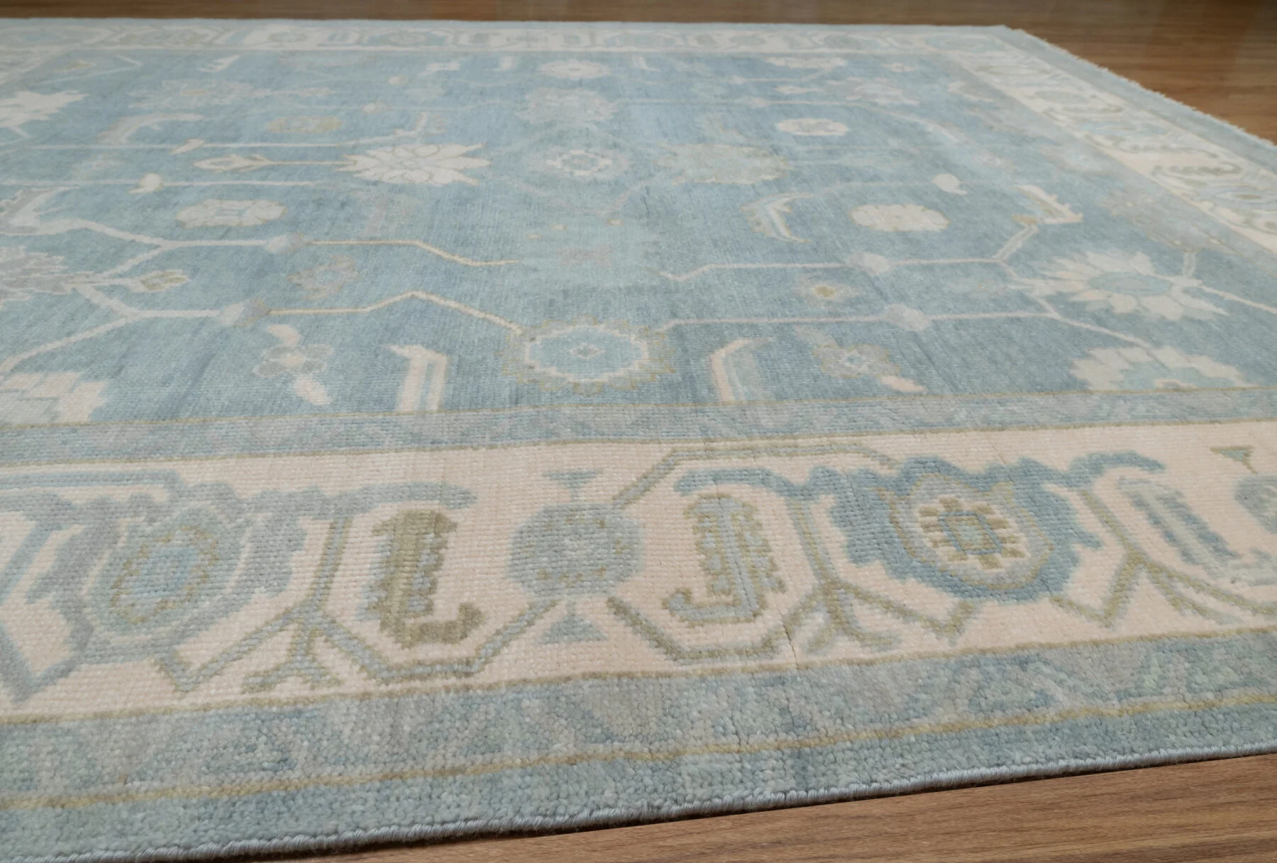 Blue & Sage Hand-Knotted Oushak Rug – Palmette & Rosette (3819)