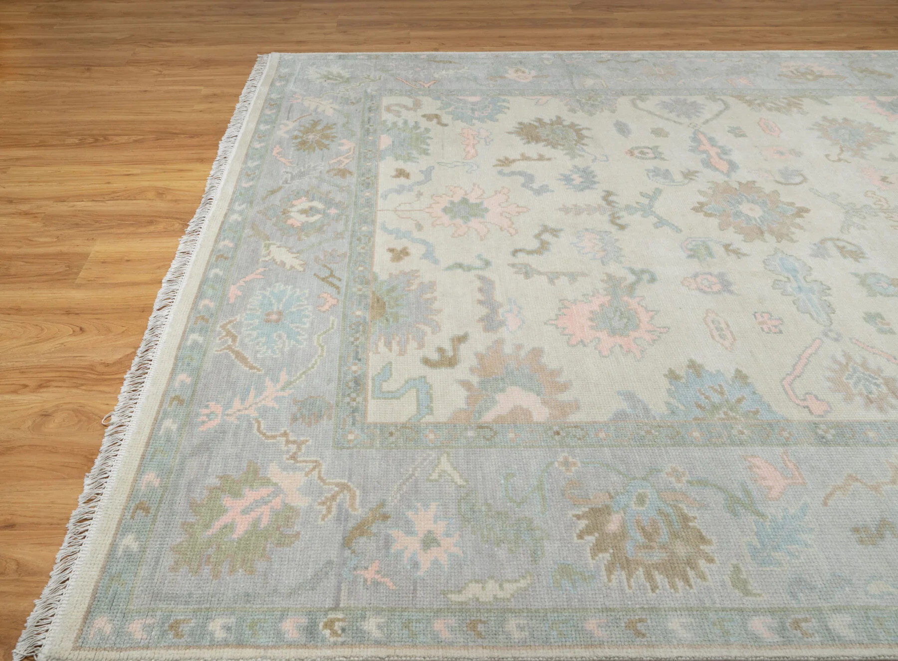 Ivory & Olive Hand-Knotted Oushak Rug – Palmette & Rosette (3821)